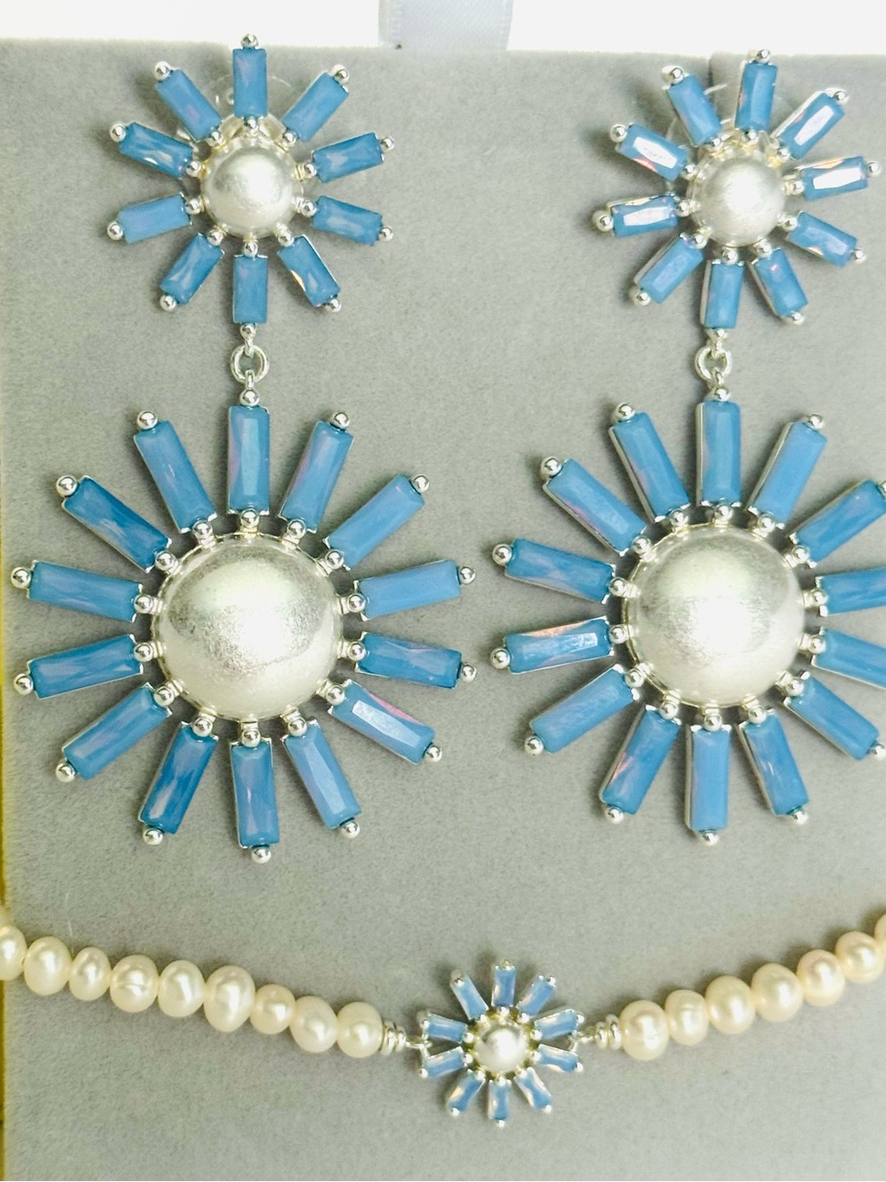 Kendra Scott Madison Daisy Pearl Blue Opal Earrings Stretch Bracelet set Summer